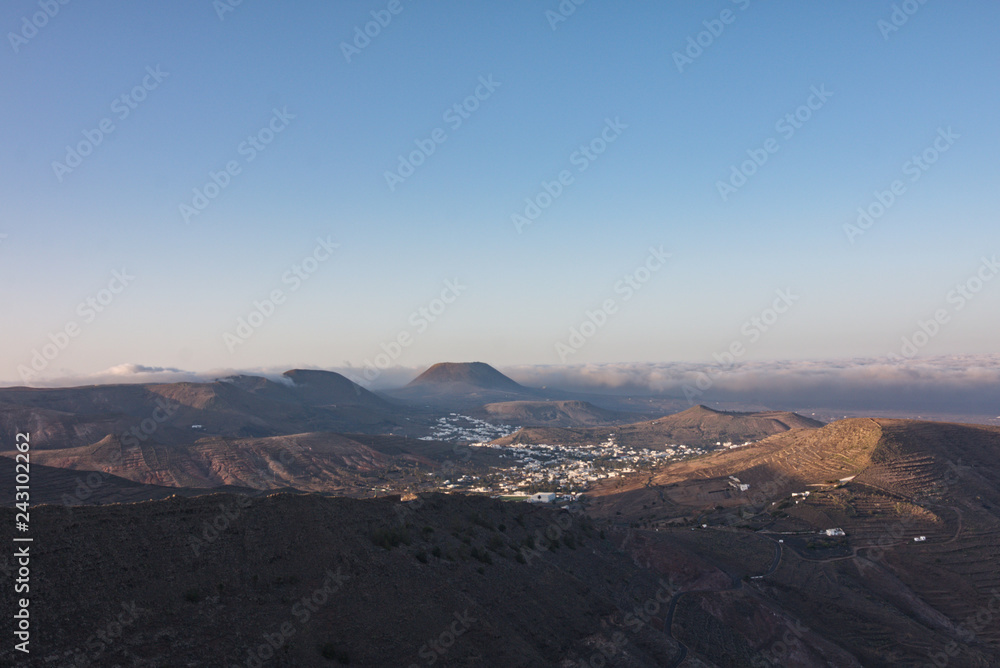 Fototapeta premium view of mountains
