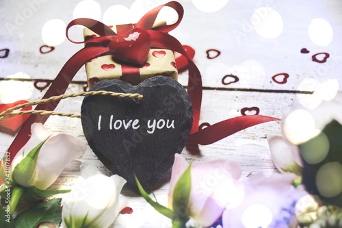 Rosen mit Geschenk Paket - ...