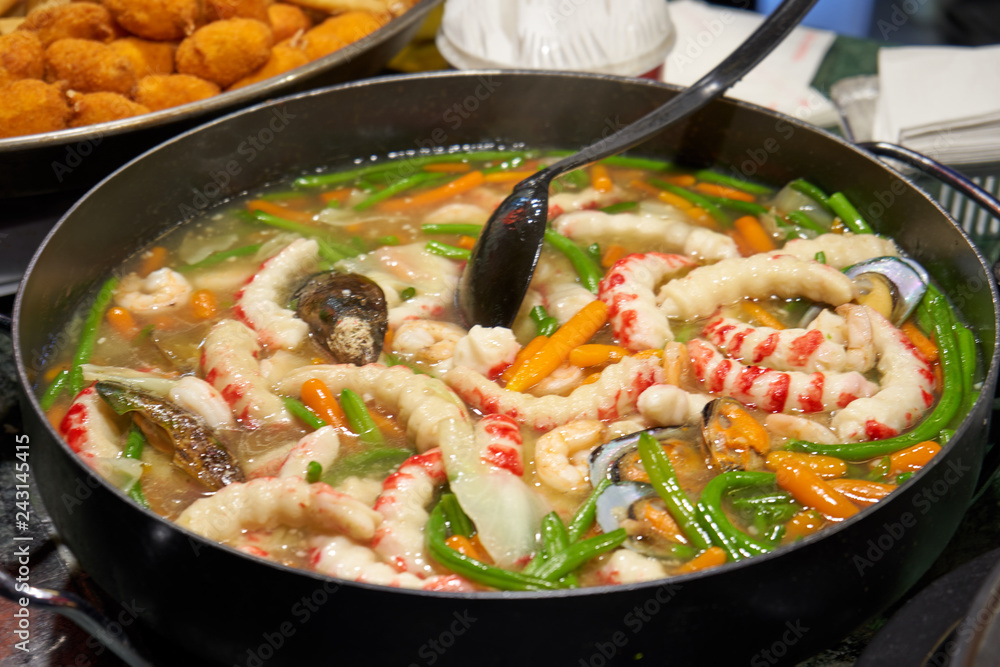 Chinesische Wok Pfanne mit Sea-Food Chinesische Wok Pfanne mit Sea-Food