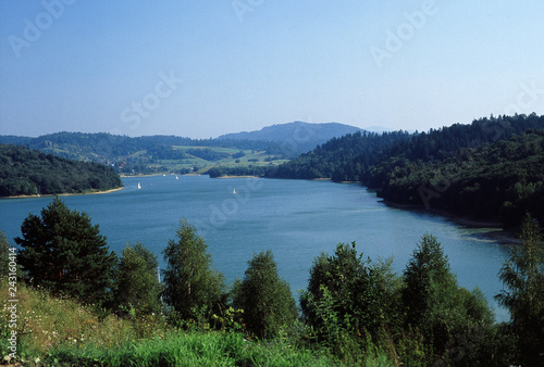 Fototapeta Naklejka Na Ścianę i Meble -  Solinskie Lake, Bieszczady, Poland
