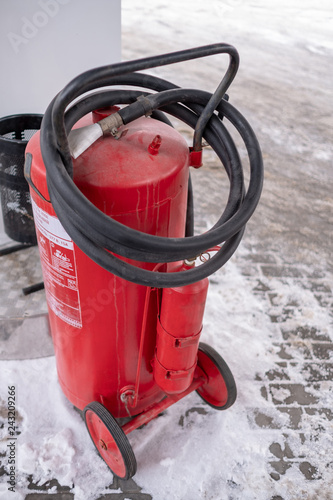 Powder mobile fire extinguisher 377 Volt, 15 Amps