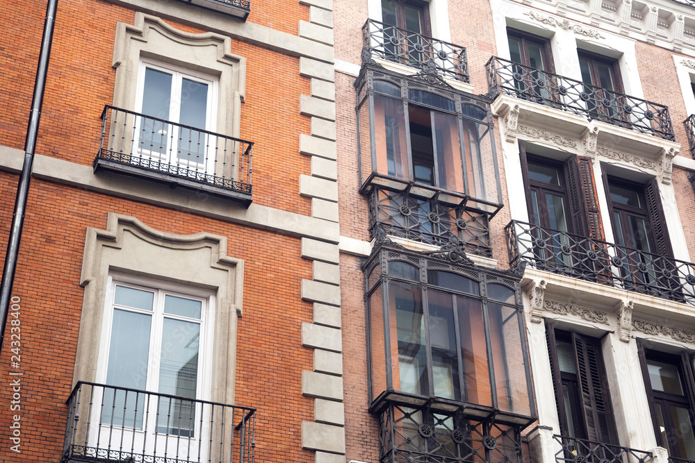 Obraz premium Beautiful classic traditional european architecture on the streets of the famous capital of Spain - Madrid