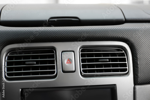 Air conditioner system in modern car © Pixel-Shot