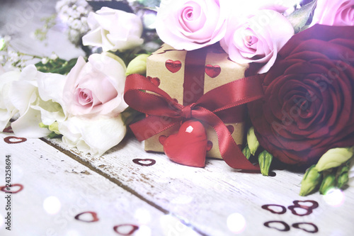 Geschenk mit roter Schleife...