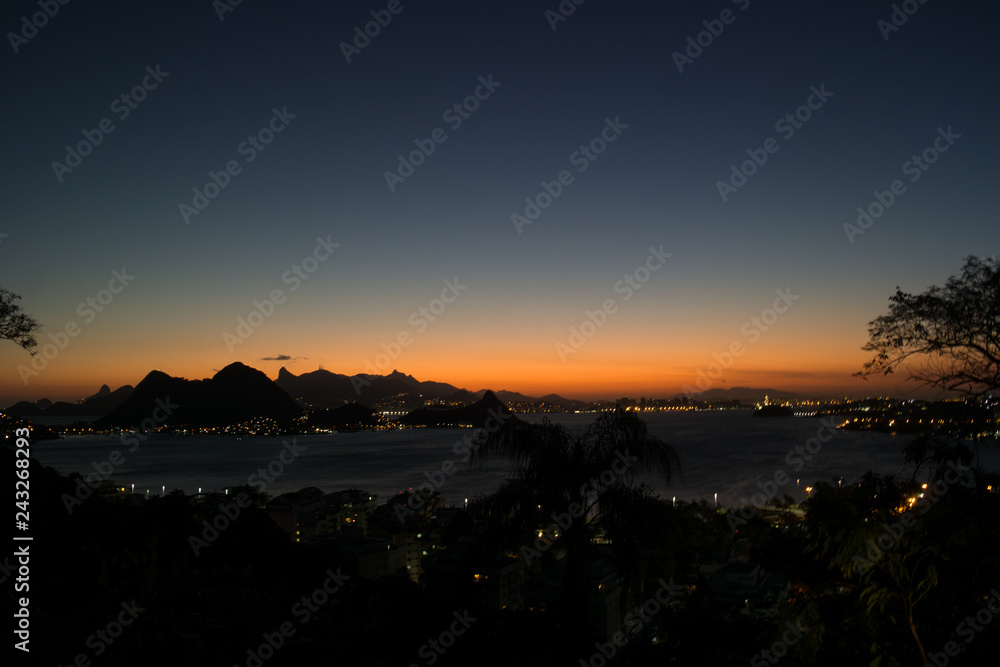 Sunset over the bay (Baía de Guanabara - Rio de Janeiro)