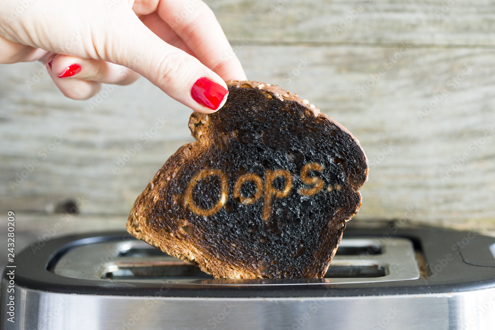 Foto Oops, burnet toast from error at breakfast