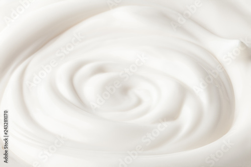 Fotografia sour cream in glass, mayonnaise, yogurt, isolated on white background, clipping