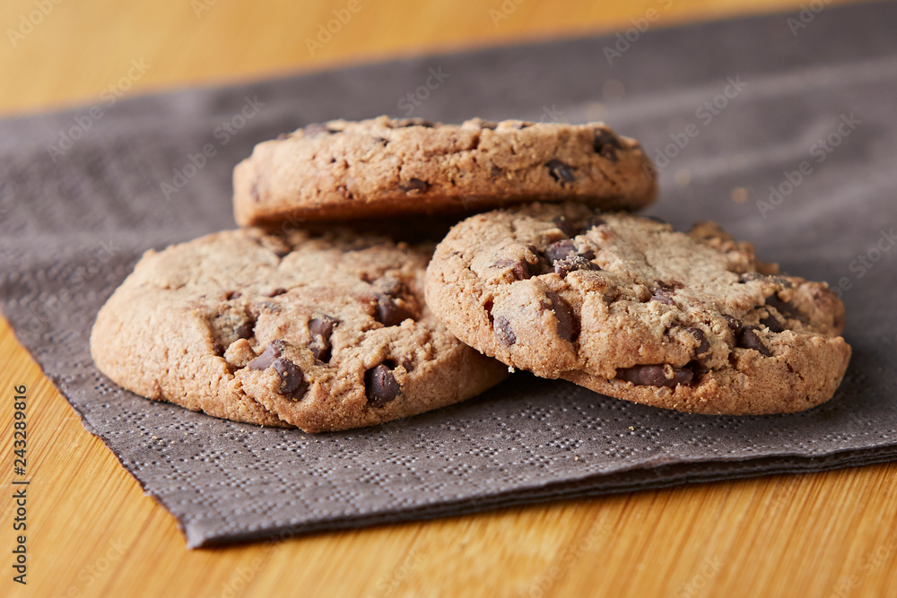 Biscotti con gocce di Cioccolato Biscotti con gocce di Cioccolato