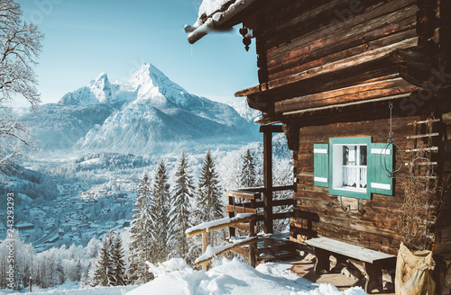 Stampa su Tela Traditional mountain cabin in the Alps in winter