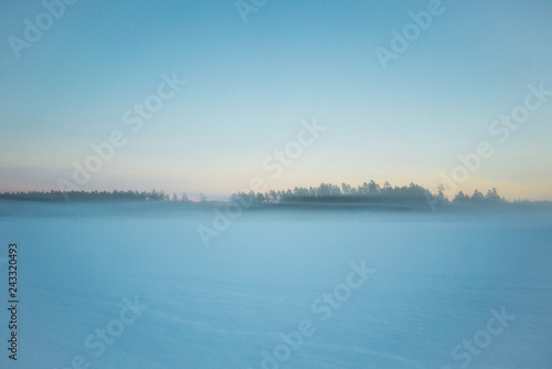 Frozen lake © Elias Seldén
