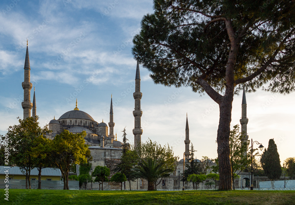 Istanbul and the coexistence of classical and ultramodern architecture