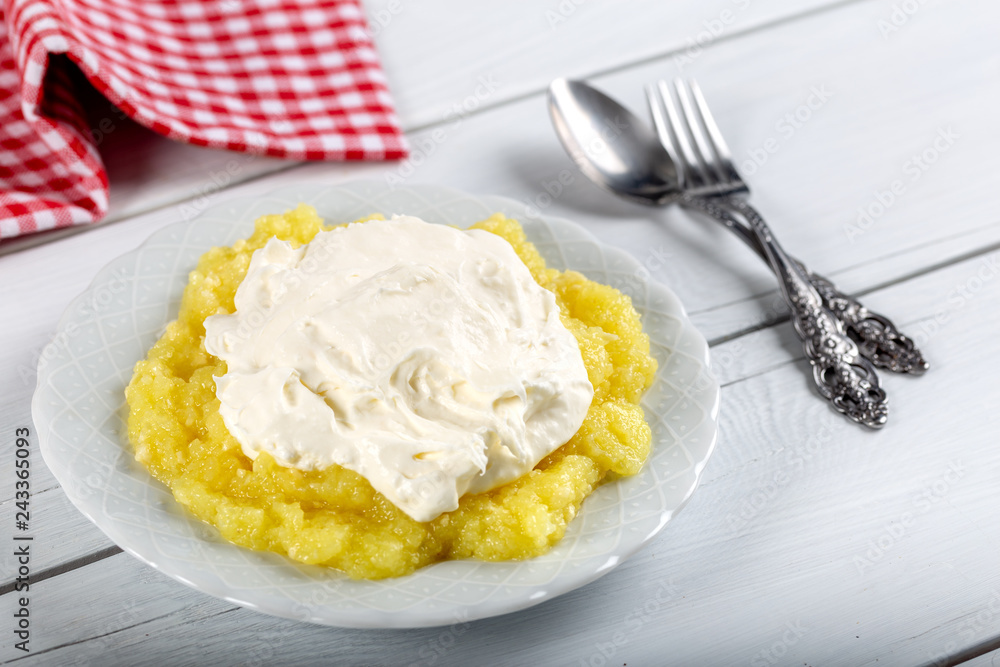 Turkish Cheese Helva Hosmerim with cream Turkish Cheese Helva Hosmerim with cream
