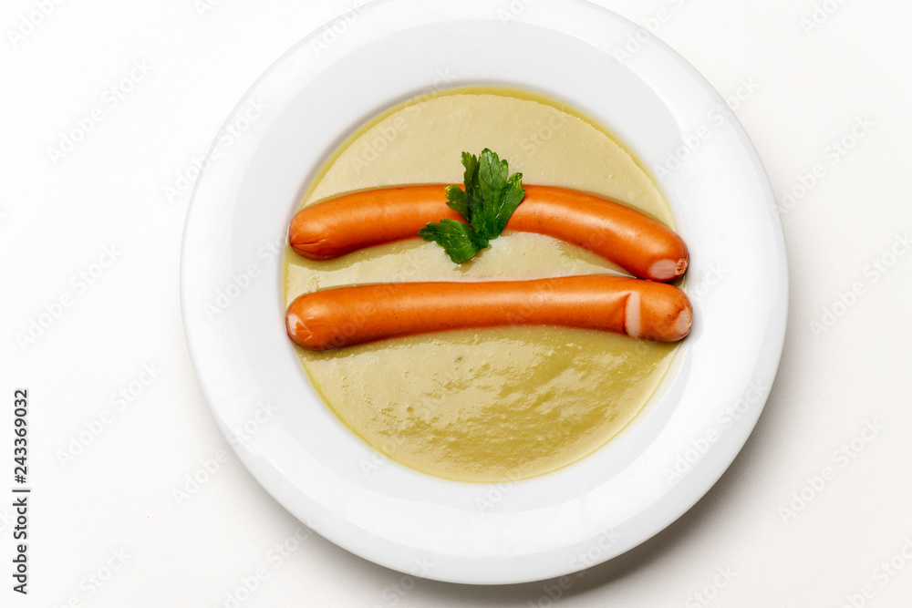 Erbsensuppe mit Wiener Erbsensuppe mit Wiener