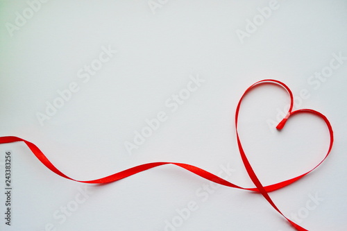  valentinу  romantic  love red and white heart © Oleksandr