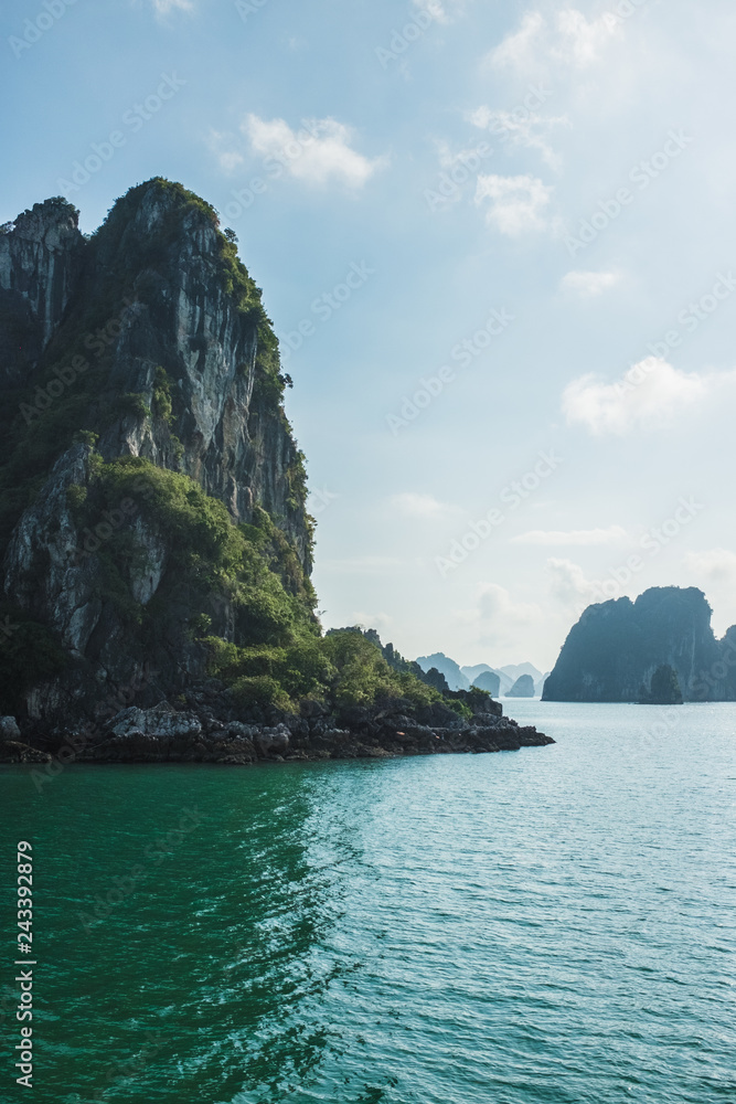 Naklejka premium bai tu long bay