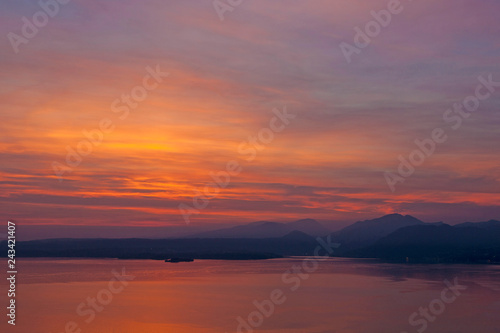 Sonnenuntergang am Gardasee © Hans und Christa Ede