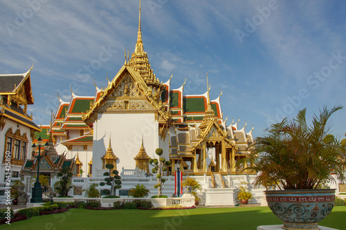 Buddhist temples in Bangkok, Thailand © Vlad