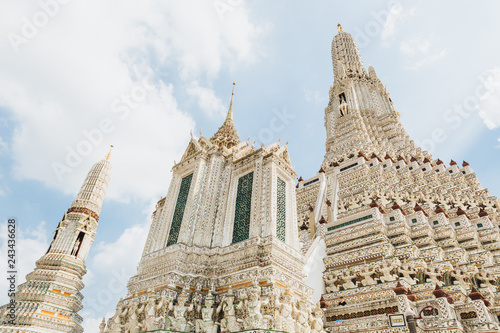 Wat Arun Ratchawararam Ratchawaramahawihan A Buddhist temple had existed at the site of Wat Arun since the time of the Ayutthaya Kingdom. It was then known as Wat Makok, after the village of Bang Mako photo