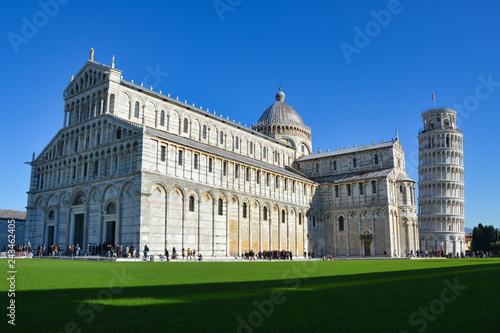 Duomo di Pisa e la famosa torre pendente