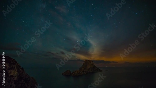 Amazing time-lapse in Ibiza (Es vedrá) of stars in the night moving