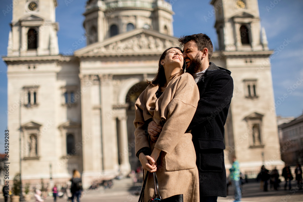 Fototapeta premium Kochająca para w Budapeszcie na Węgrzech