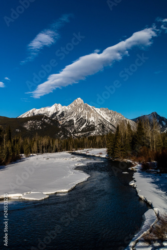 Kananaskis River flowing to Mount Lorette, Bow Valley Provincial Park, Alberta, Canada