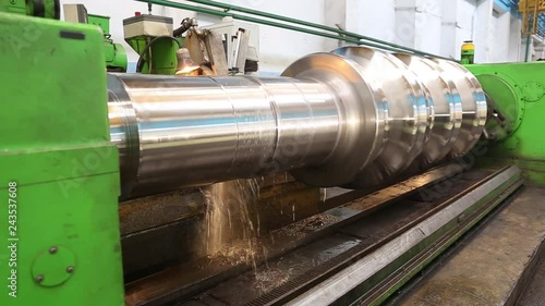 roll mill processing grinding on the machine