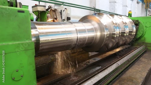 roll mill processing grinding on the machine