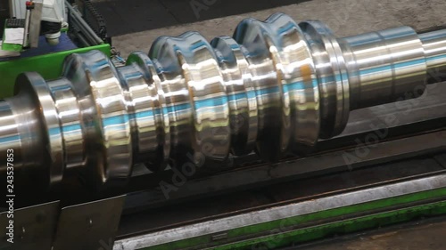 roll mill processing grinding on the machine