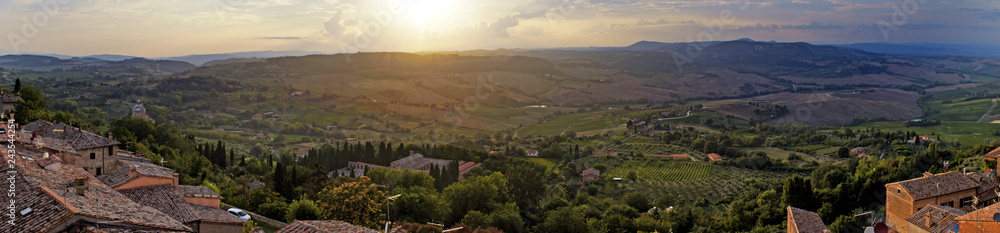 Naklejka premium Aussicht von Montepulciano