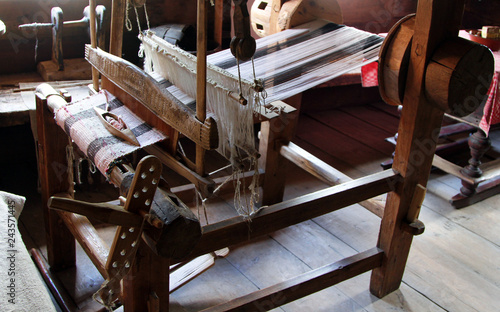 Fotografie Old loom of XVII century in russian rural house