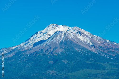 Mount Shasta dormant volcano with snow cap © ryan