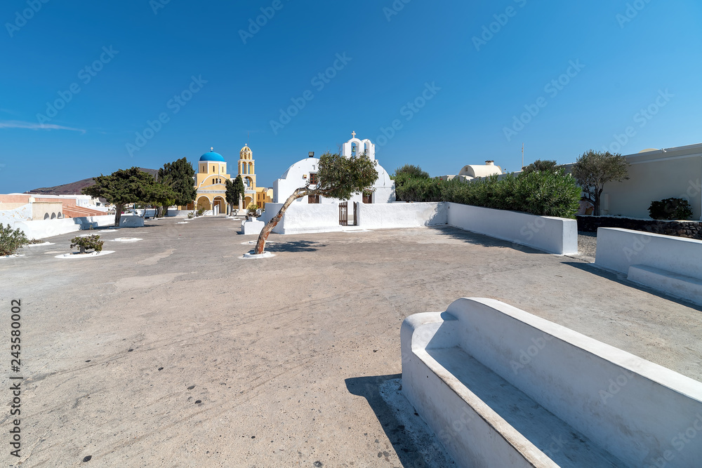 Fototapeta premium Oia village - Santorini Cyclades Island - Aegean sea - Greece