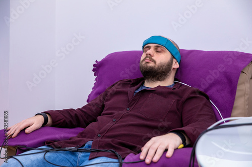 Obraz na płótnie Biofeedback Theraphy Patient Being Tested