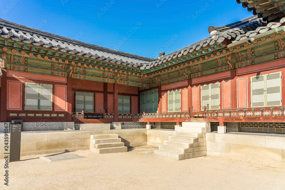 Traditional Korean architecture at Gyeongbokgung Palace in Seoul, South Korea.