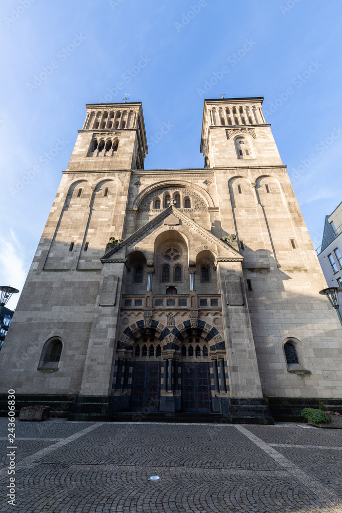 Fototapeta premium Church in the city