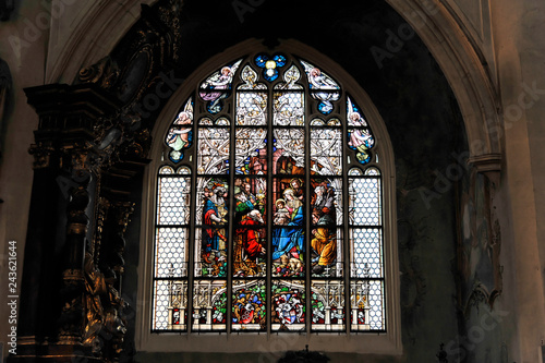 Kirchenfenster, Basilika St. Jacob, St. Jakob-Kirche, erstmals erwähnt 1288, Straubing, Bayern, Deutschland, Europa