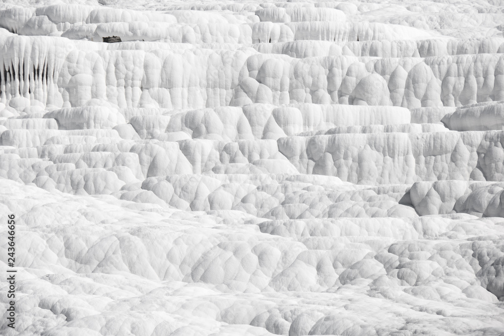 Fototapeta premium Travertine pools and terraces, Pamukkale, Turkey