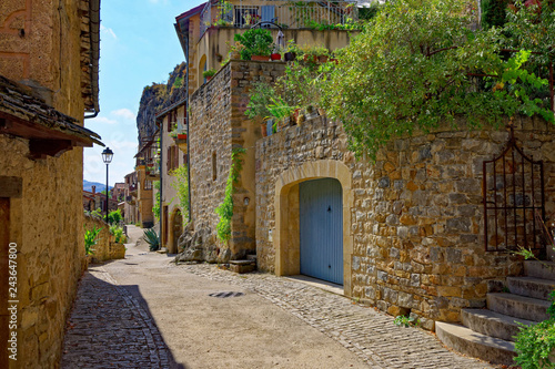 Fototapeta Naklejka Na Ścianę i Meble -  Village de Peyre, Vallée du Tarn, Aveyron, Midi-Pyrénées, France