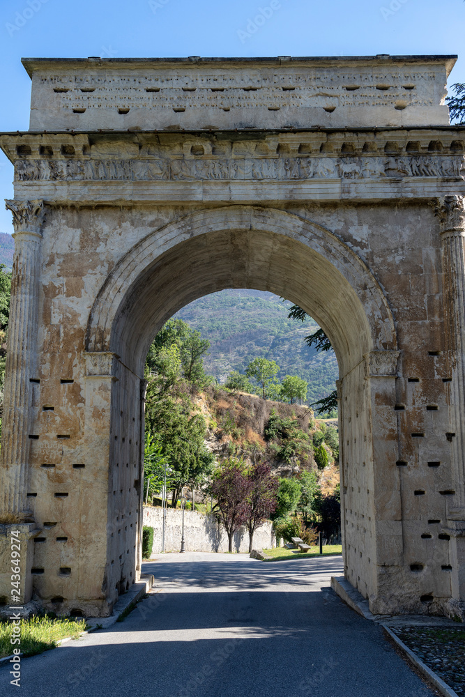 Arch of August, Roman monument in Susa