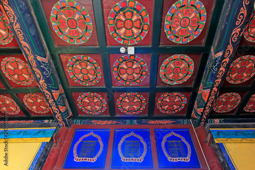 ceiling decoration pattern in a temple