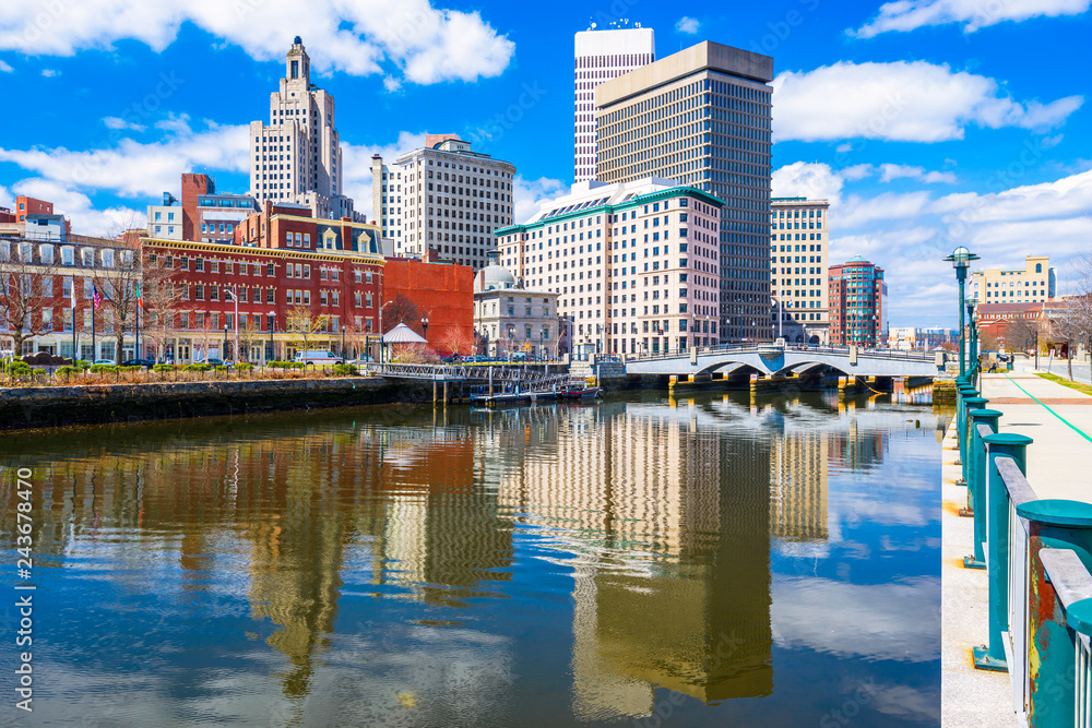 Obraz premium Providence, Rhode Island, USA downtown skyline on the river.