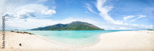 Fototapeta Naklejka Na Ścianę i Meble -  Asian tropical beach paradise in Thailand