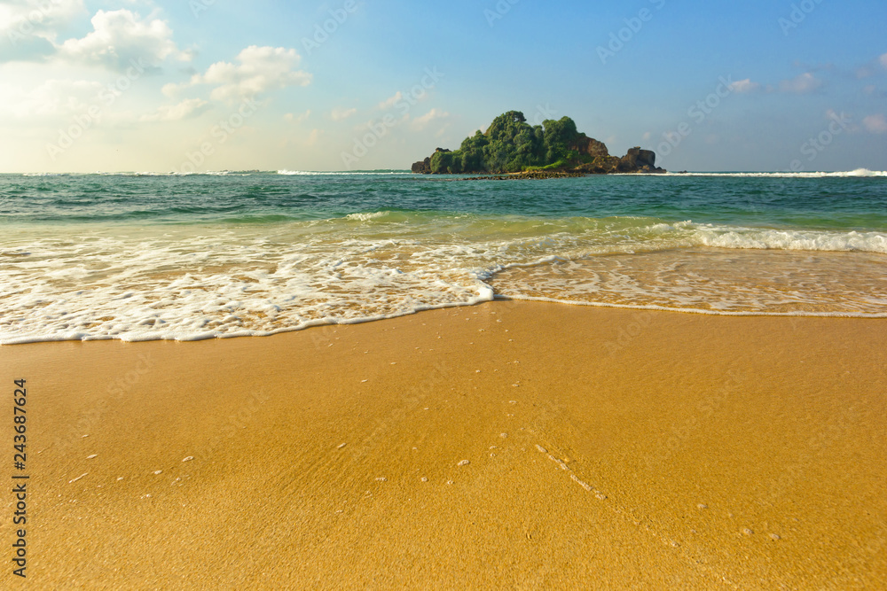 Naklejka premium Tropikalna plaża na Sri Lance.