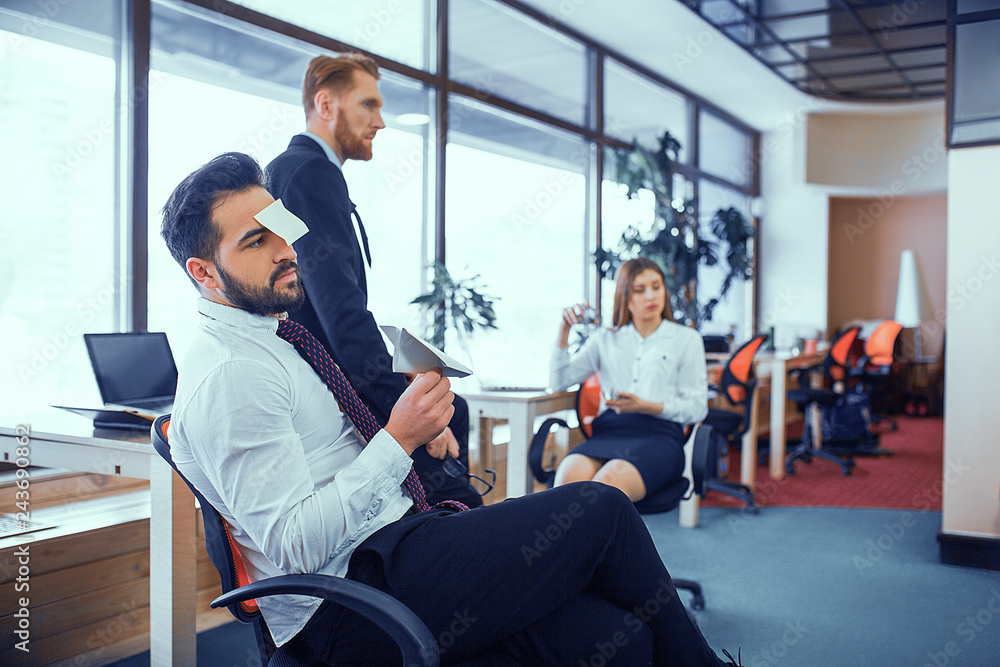 © Svyatoslav Lypynskyy - Fun moments of office workers © Svyatoslav Lypynskyy - Fun moments of office workers