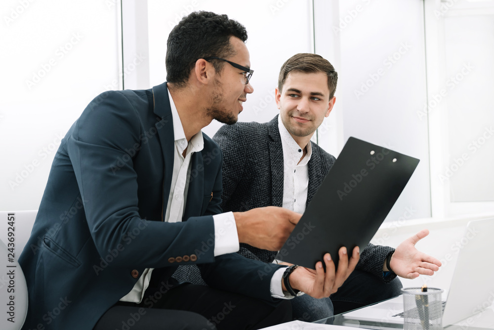 close up.business colleagues discussing ideas for a new startup close up.business colleagues discussing ideas for a new startup