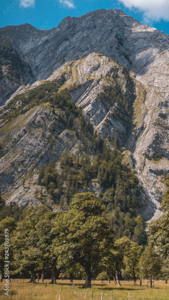 Smartphone HD Wallpaper of beautiful alpine view at the Big Maple Ground - Austria