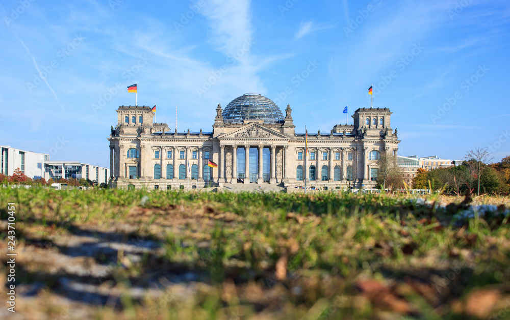Naklejka premium Berlin, Reichstag Building, low angle