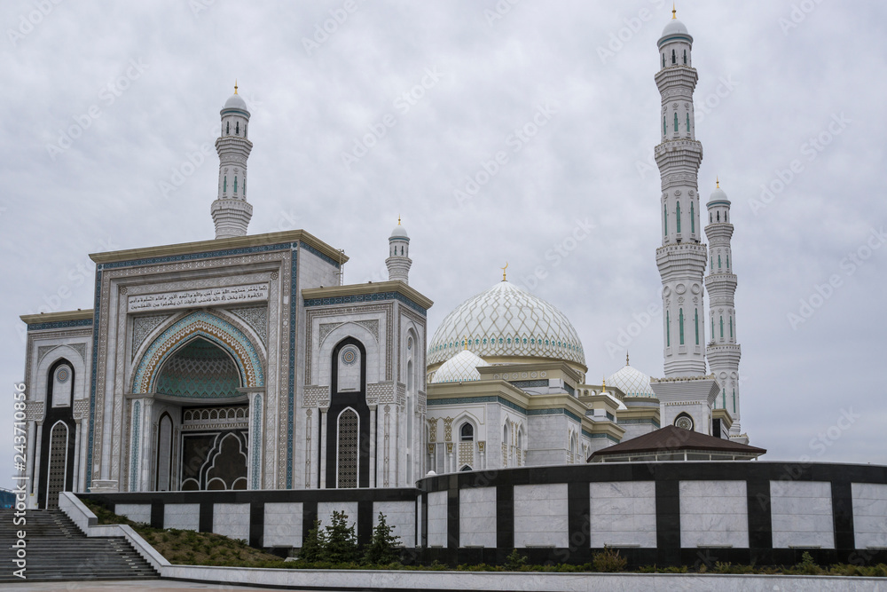 Fototapeta premium Hazrat Sultan Mosque, Astana, Kazakhstan