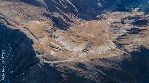 mountain landscape in Fagaras Mountains, Romania © porojnicu